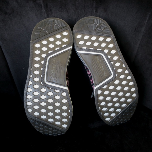 Adidas NMD R1 Women’s Size 7 - Black and Pink - Picture 7 of 7